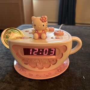 Hello Kitty Pink Teacup Clock